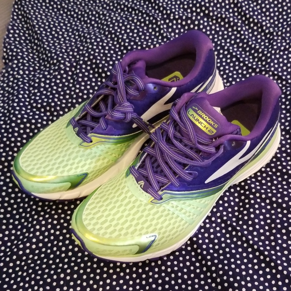 Brooks Launch 2 size 6